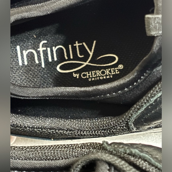 Brand new Infinity Footwear , Ladies Volta , Style#: VOLTA - Picture 7 of 11